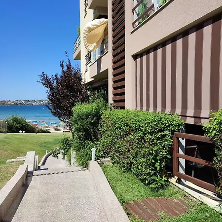 Sand Lilies Beach Apartament