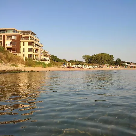 Sand Lilies Beach Apartament *